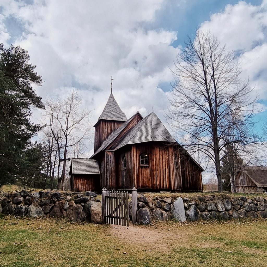 drewniany kościół we wdzydzach