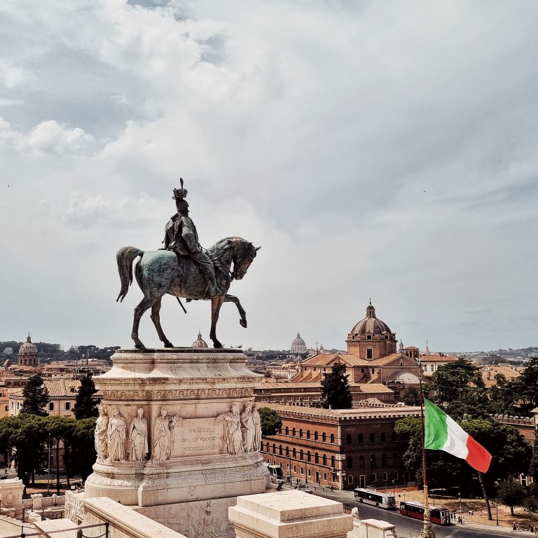 monument wiktora emanuela